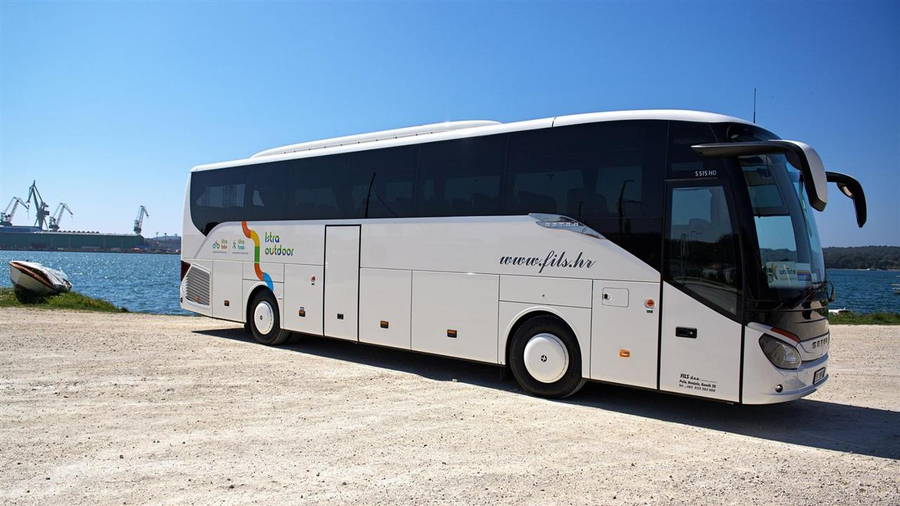 Bus des Shuttlebusanbieters Fils.hr