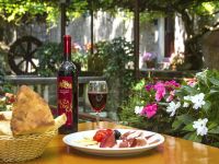 Radmanove Mlinice - Speisen und Getränke