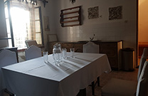 Altes Steinhaus - Küche mit Essbereich