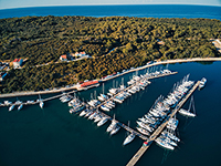 Marina Baotic Veli Rat, Dugi otok