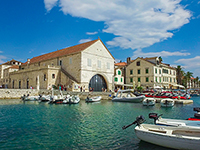 Arsenal, Hvar