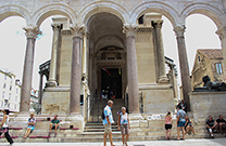 Peristyl, Eingang Kathedrale