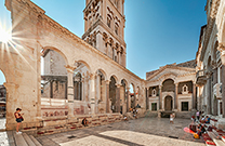 Peristyl, Vestibül und Kathedrale