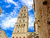 Glockenturm der Kathedrale