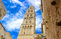 Glockenturm der Kathedrale Sv. Dujma