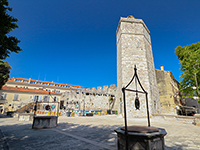 Platz der fünf Brunnen - Trg pet bunara