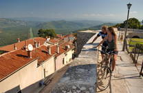 Radfahren Umag-Novigrad - Aussicht Motovun