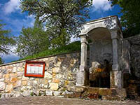 Poklon Pass, Vela Ucka, Vela Draga