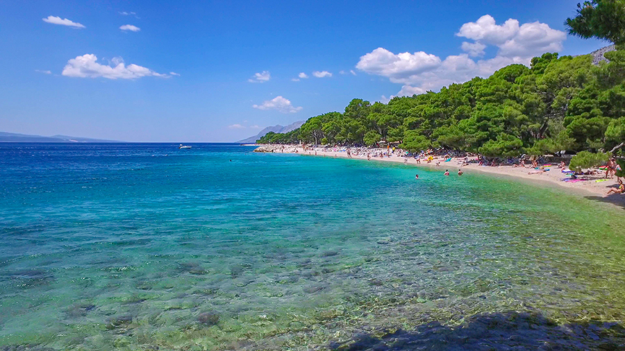 Strand Maestral, Brela