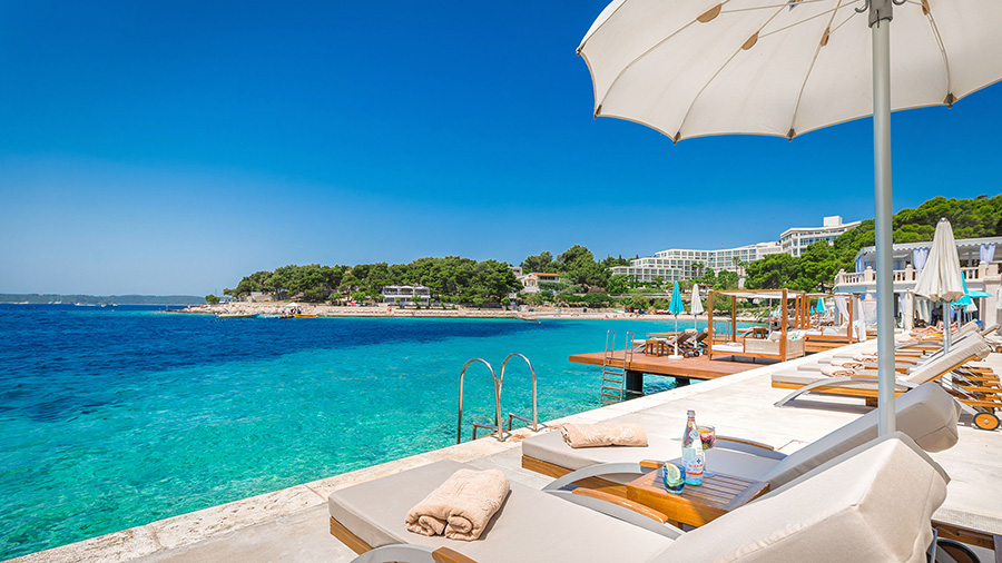Beach Club Hvar - Bonj´les Bains