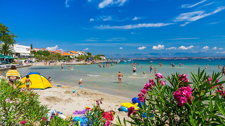 Sandstrand Jaz, Preko