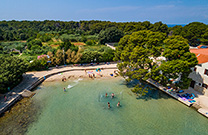 Schattenplätze, Strand Mostir