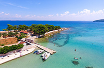 Bootsliegeplätze, Badeplateaus - Strand Mostir
