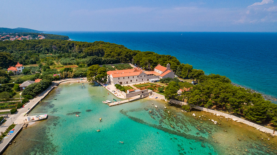 Sandstrand Mostir, Ugljan