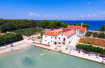 Sandstrand Mostir, Ugljan