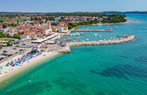 Strand Sjever, Zentrum