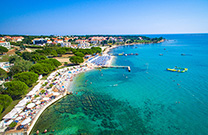 Glasklares Wasser am Strand Belvedere