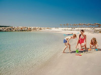 Sv. Nikola, Sandstrand Val Maro