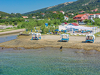 Hundestrand Monty`s Dog Beach & Bar, Banjol