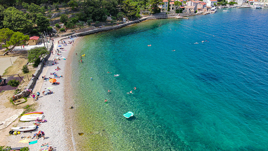 Strand Zdovica, Valun