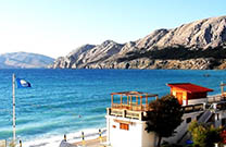 Blaue Flagge Vela Plaza Baska