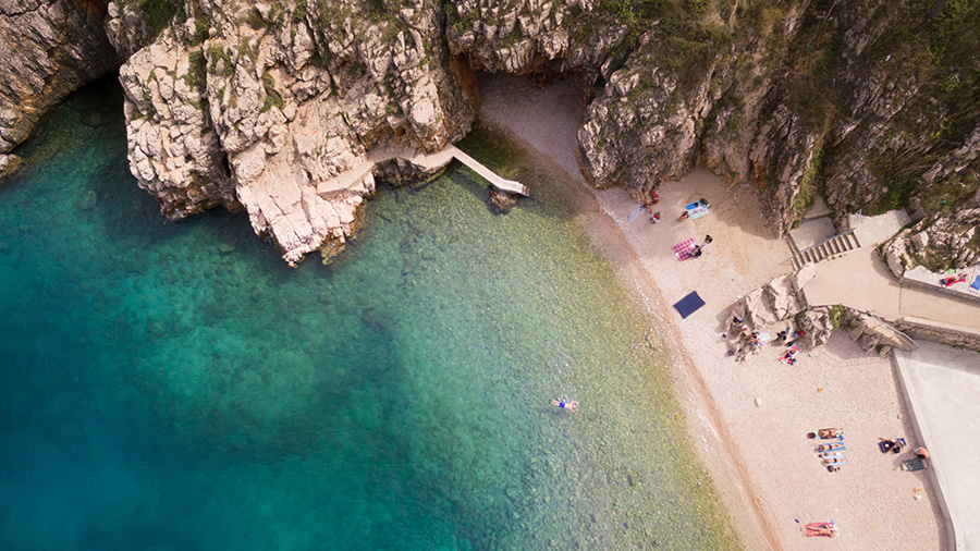 Vrbnik, Strand Zgribnica