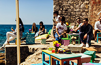 Mediterraneo Bar, Sitzplätze