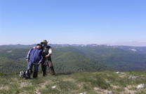 Urlauber mit Hund in Naturpark