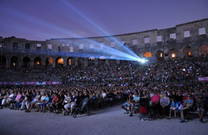 Zuschauer in der Arena