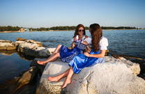 Springbreak - Wiesn Mädchen mit Red Bull