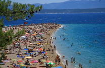 Zlatni Rat in der Hauptsaison