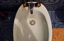 Schmutziges Badezimmer