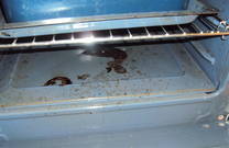 Schmutzige Geräte und Küchenausstattung