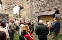 Wandergruppe, Ruine Ruzica
