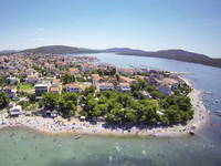 Strand Starine, Pirovac