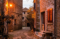 Altortstraße Abend, Grožnjan