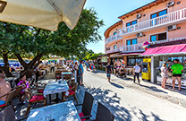 Promenade, Geschäfte & Restaurants
