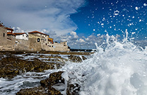 Novigrad, Stadtmauern & Meer