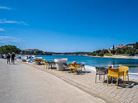 Zentrum (Strandpromenade) - Pjescana Uvala