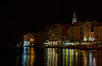 Rovinj, Altstadt & Meer bei Nacht