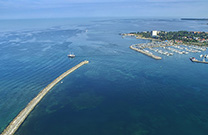 Wellenbrecher, Hafen Umag