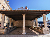 Loggia, Cres