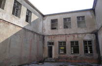 Goli Otok - Gebäude