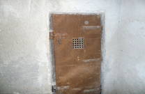 Goli Otok - Zellentür