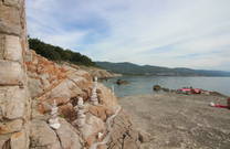 Betonierte Liegeflächen Povile