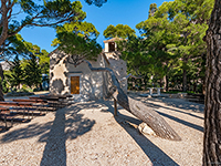 Kirche Gospe od Karmela, Brela