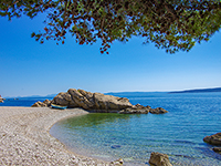 Strand Jakirusa, Brela