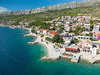 Strandpromenade bei Mali Rat