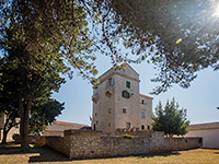 Insel Solta, Kastel Slavic