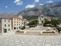 Makarska - Kirche Hl. Markus am Platz Kacic